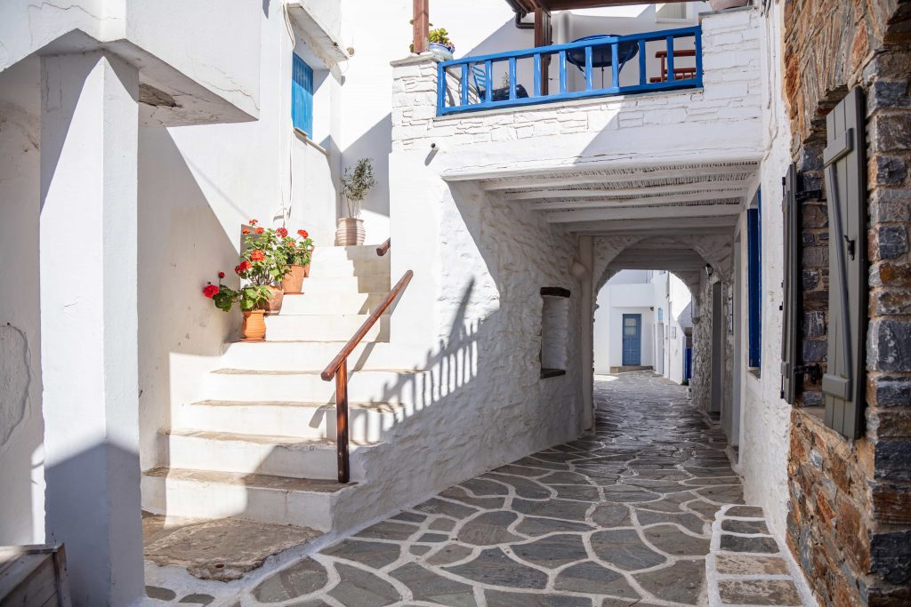 kymo private cruises and transfers - kythnos island